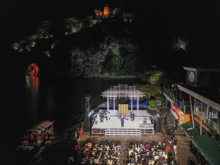 在桂林山水间看中外戏剧是一种什么体验