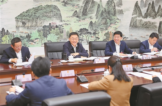 刘宁参加桂林市代表团审议