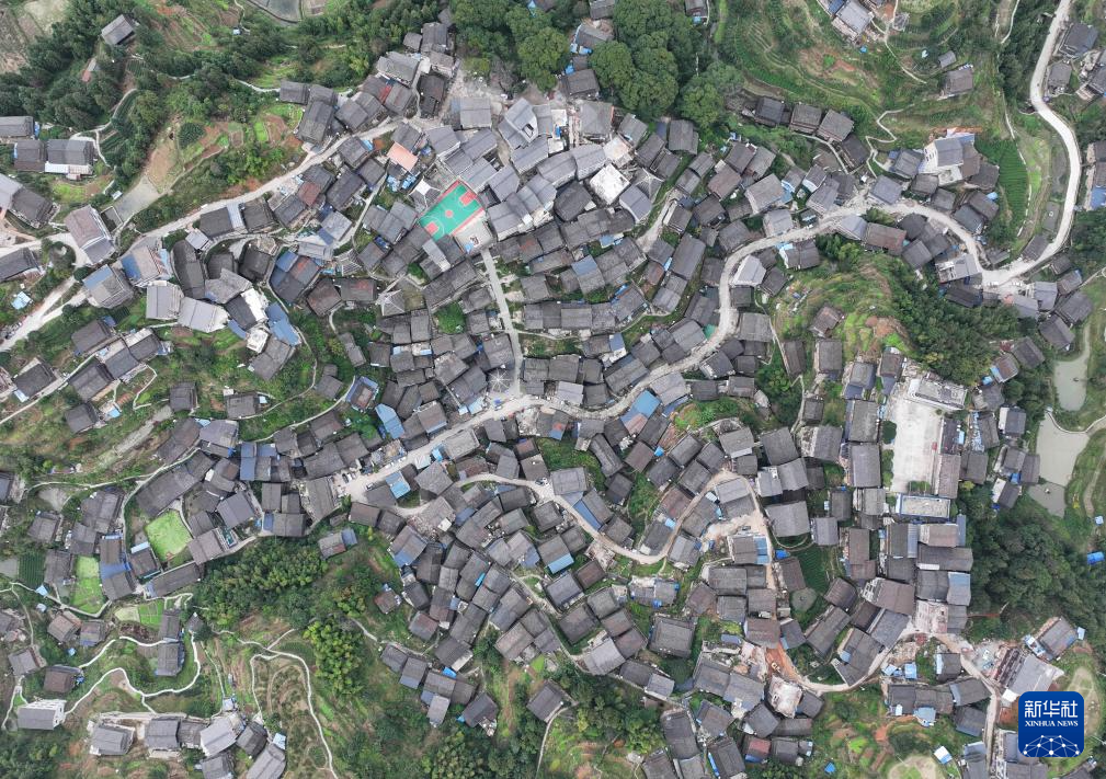 可爱的乡村——广西推进民族村寨与