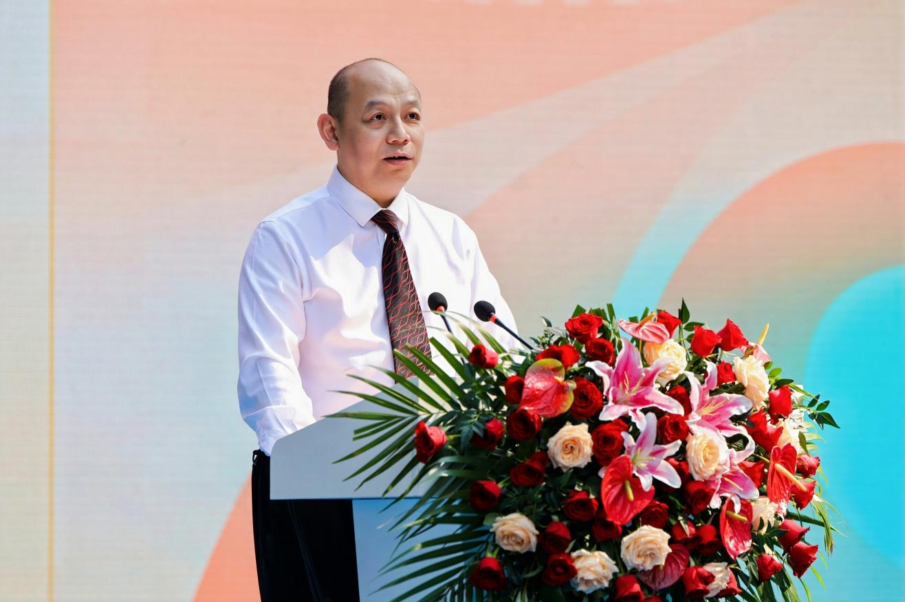 广西北部湾投资集团有限公司副总经理覃迪在开幕式上致辞