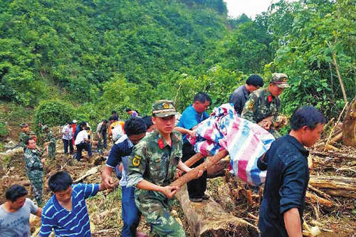 武警官兵赴融水三防镇抢险救灾