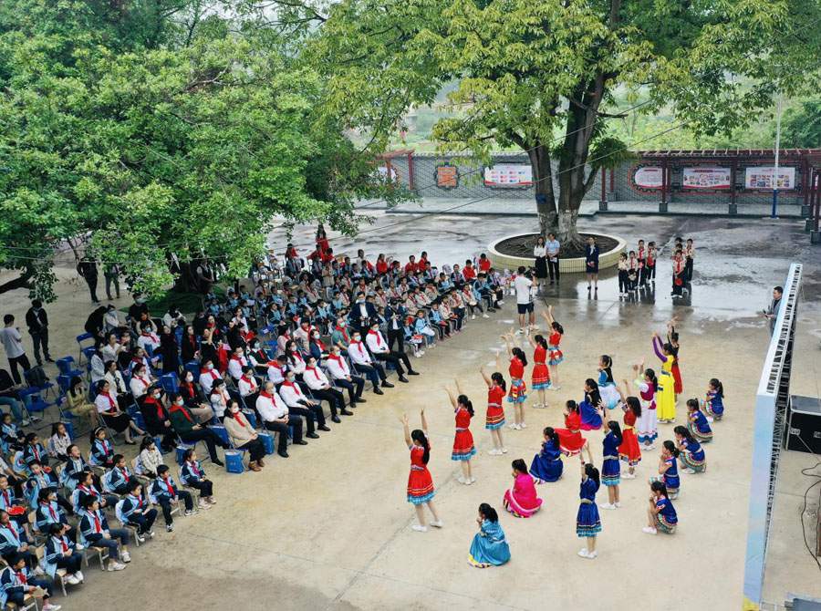 广西首个铸牢中华民族共同体意识青少年教育实践基地挂牌