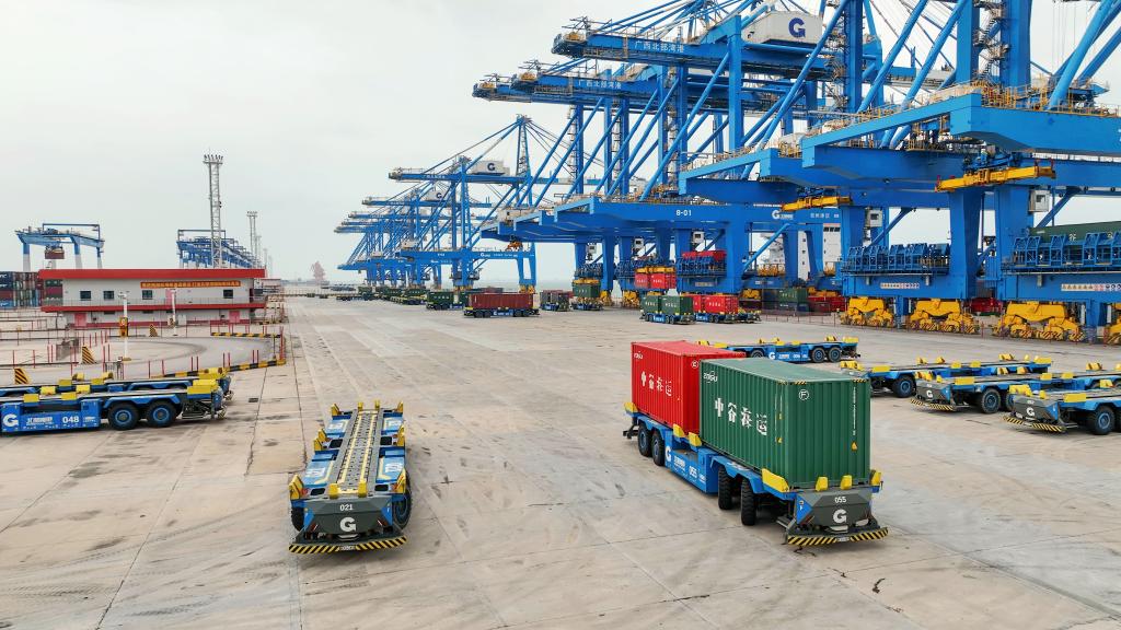 广西钦州：自动化集装箱码头助力西部陆海新通道建设